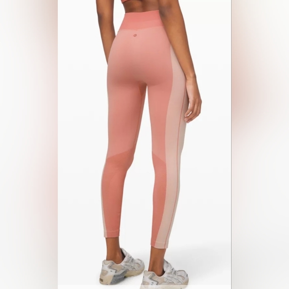 Lululemon ~ Ebb to Train Tight,Abstract. Size 6. - Picture 3 of 12